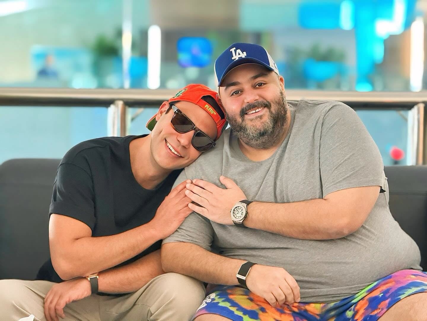 محمد إمام وشيكو يحتفلان بفيلمهما مع الجمهور السعودي محمد إمام وشيكو يحتفلان بفيلمهما مع الجمهور السعودي