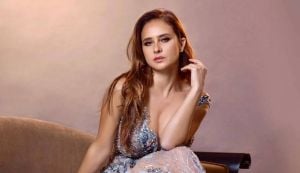 نيللي كريم تكشف حقيقة ندمها على بعض أعمالها وفشل زيجاتها (فيديو)