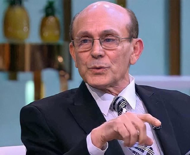 محمد صبحي يرد للمرة الأولى على أخبار دخوله العناية المركزة (فيديو)