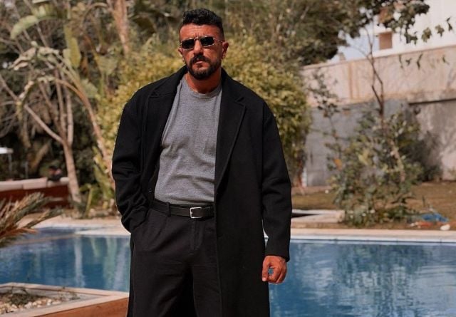 أحمد العوضي بلفتة إنسانية مع طفل أنقذ أمه من حريق