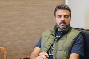  عمرو محمود ياسين يتراجع عن اتخاذه الإجراءات القانونية ضد سيدة بعد اعتذارها