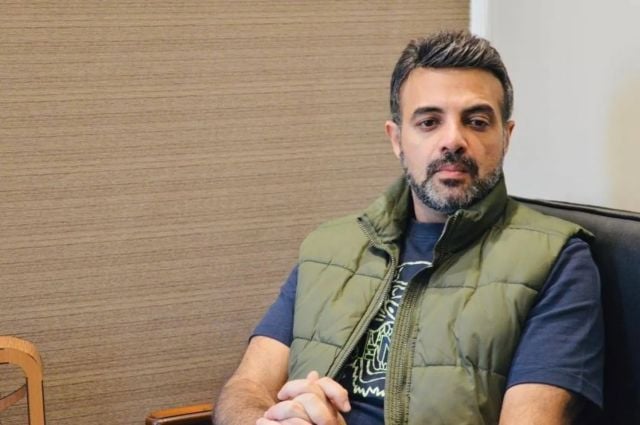  عمرو محمود ياسين يتراجع عن اتخاذه الإجراءات القانونية ضد سيدة بعد اعتذارها