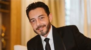  أحمد زاهر يكشف تفاصيل عن مرض ابنته... وهذا ما قاله عن نجاح بناته (فيديو)