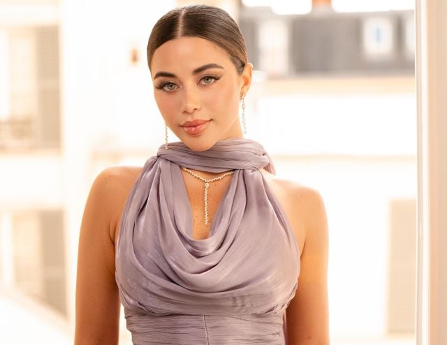 يارا السكري تشارك فرحة المصريين بتأهل المنتخب في المنزل والشارع (فيديو)