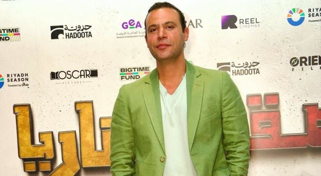 محمد إمام يكشف كواليس ظهور زوجته وابنتيه في عرض 