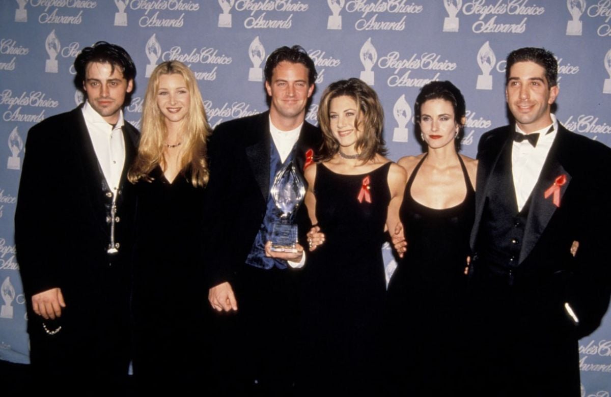 بعد ماثيو بيري... رحيل مخرج مسلسل Friends عن عمر 85 عاماً