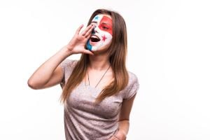 مكياج عيون مستوحى من أعلام المنتخبات المشاركة في كأس العالم