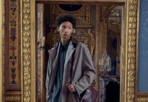 حقيبة Dior Archie لخريف 2026: تجسّد توازناً مثالياً بين العملي والفخامة