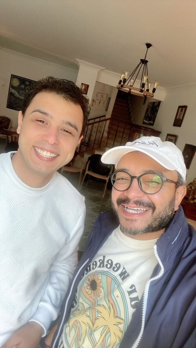 حسام داغر مع الفنان الراحل كريم عبد العليم
