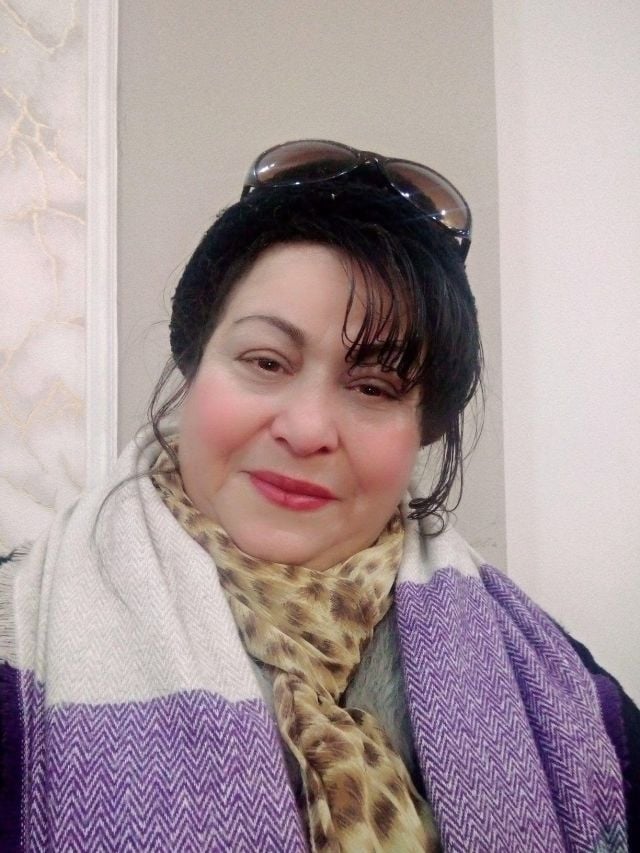 الفنانة ناني سعد الدين