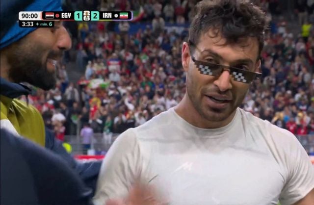 لاعب إيران لحظة الاحتفال بهدفه الملغي في مباراة مصر