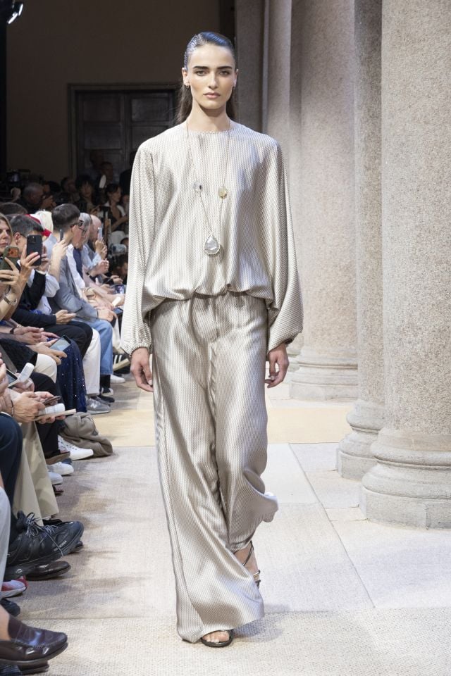 من مجموعة أزياء GIORGIO ARMANI ربيع/صيف 2027