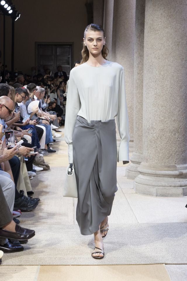من مجموعة أزياء GIORGIO ARMANI ربيع/صيف 2027