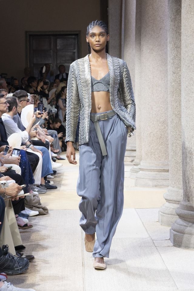من مجموعة أزياء GIORGIO ARMANI ربيع/صيف 2027
