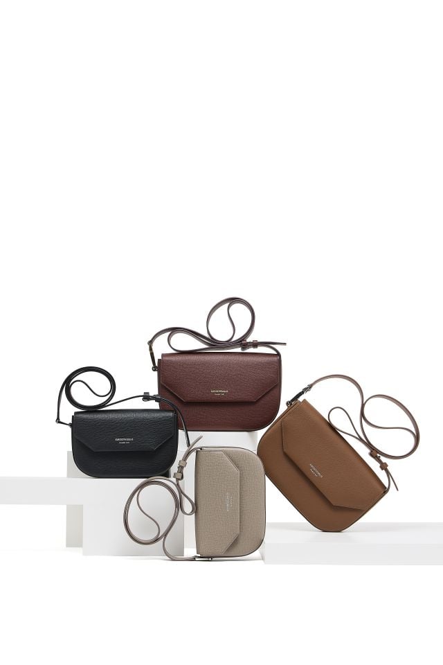حقائب من Emporio Armani