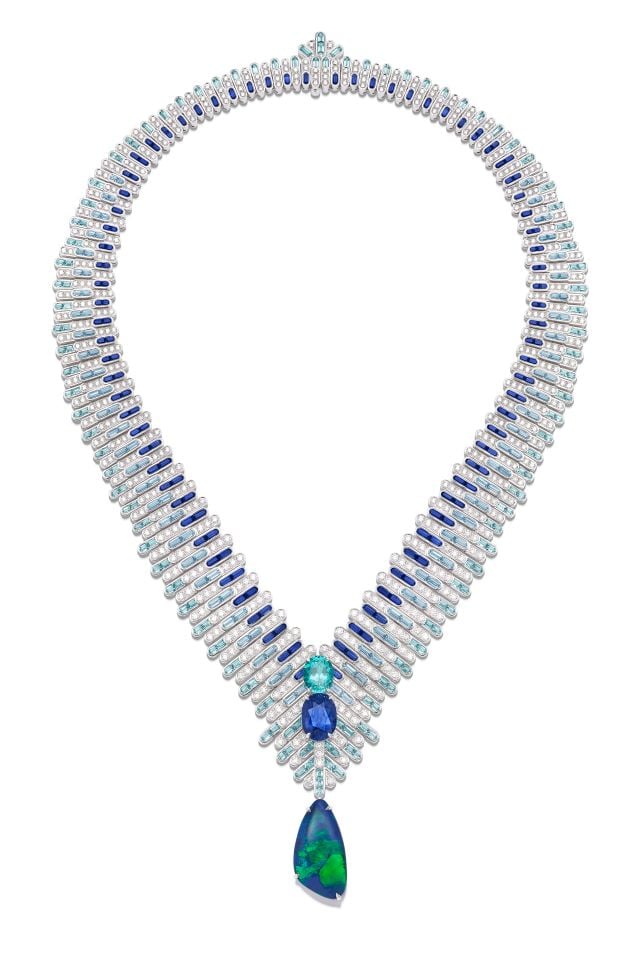 عقد من مجموعة Colours of Extraleganza من 