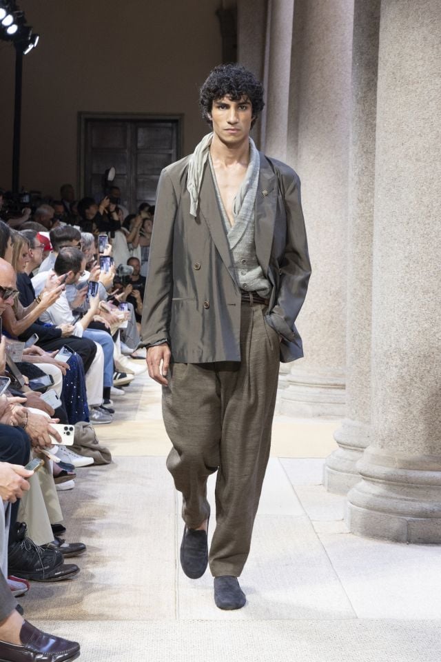 من مجموعة أزياء GIORGIO ARMANI ربيع/صيف 2027