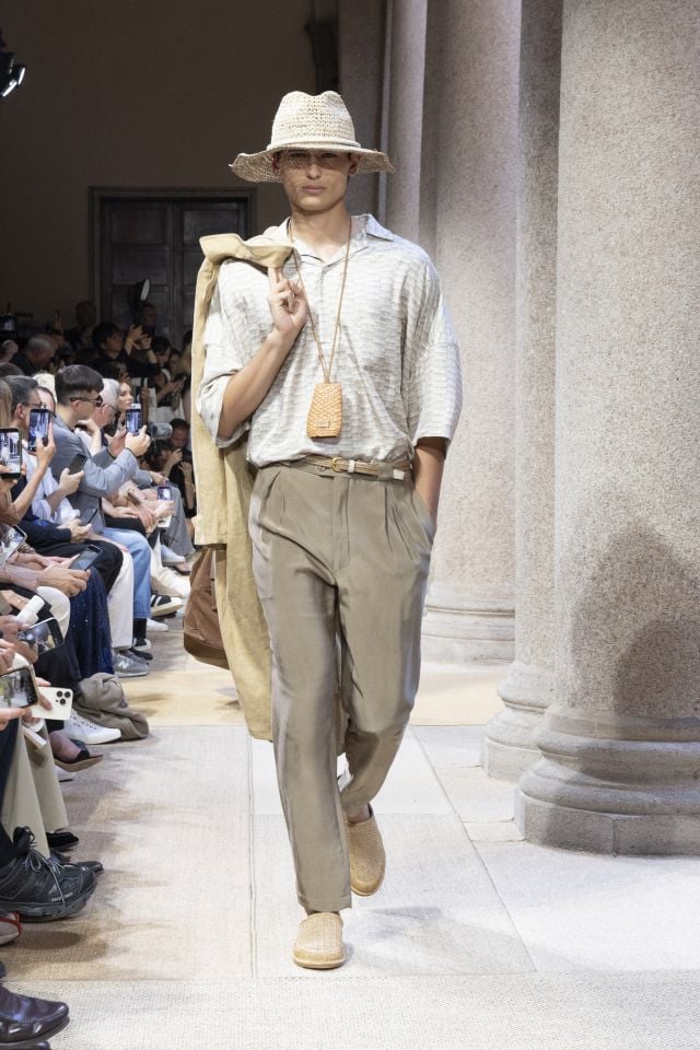 من مجموعة أزياء GIORGIO ARMANI ربيع/صيف 2027