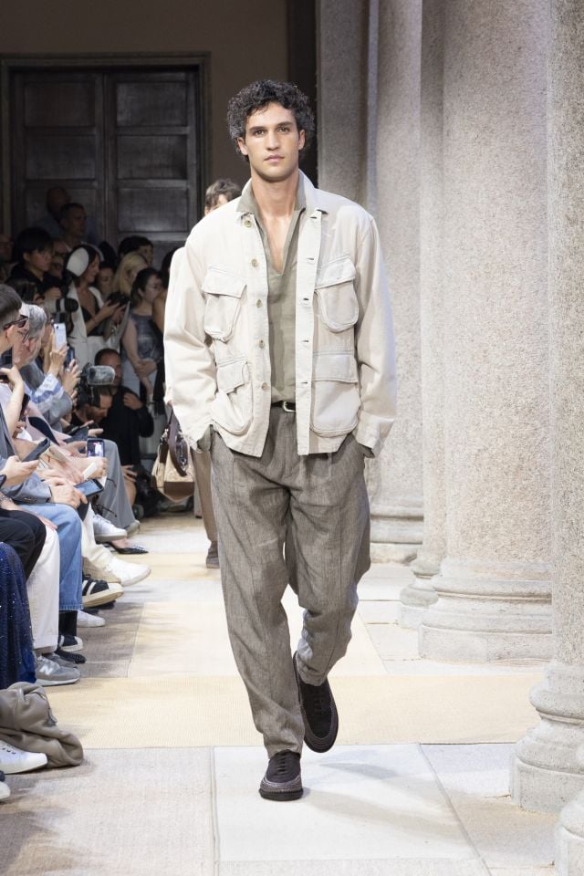 من مجموعة أزياء GIORGIO ARMANI ربيع/صيف 2027