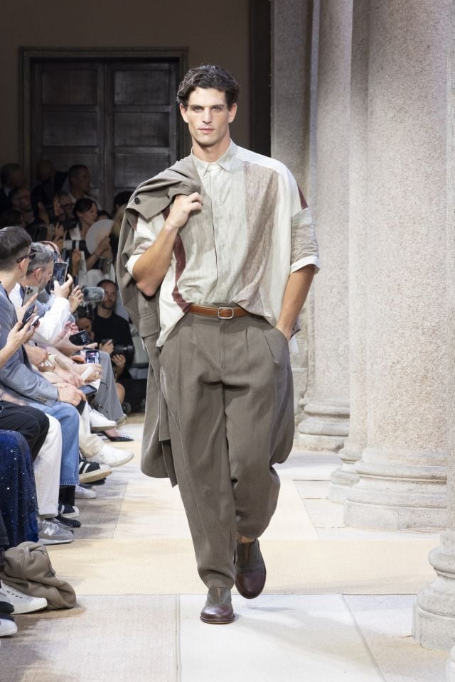 من مجموعة أزياء GIORGIO ARMANI ربيع/صيف 2027