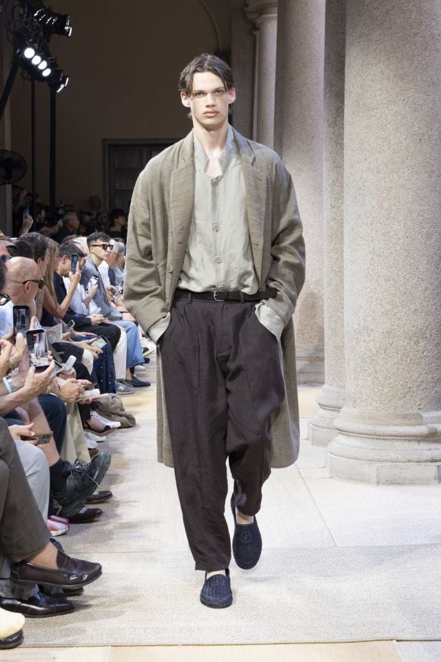 من مجموعة أزياء GIORGIO ARMANI ربيع/صيف 2027