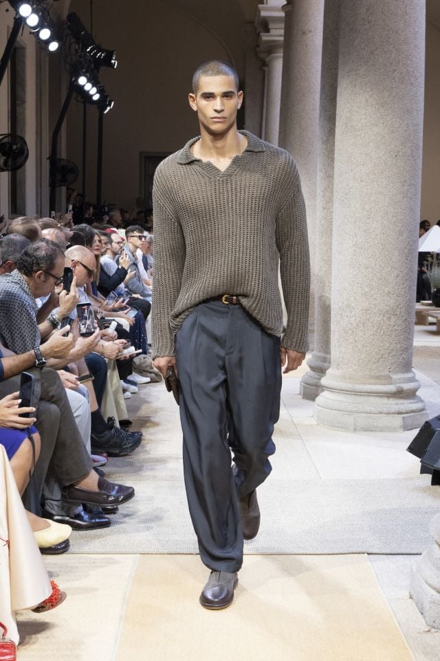من مجموعة أزياء GIORGIO ARMANI ربيع/صيف 2027
