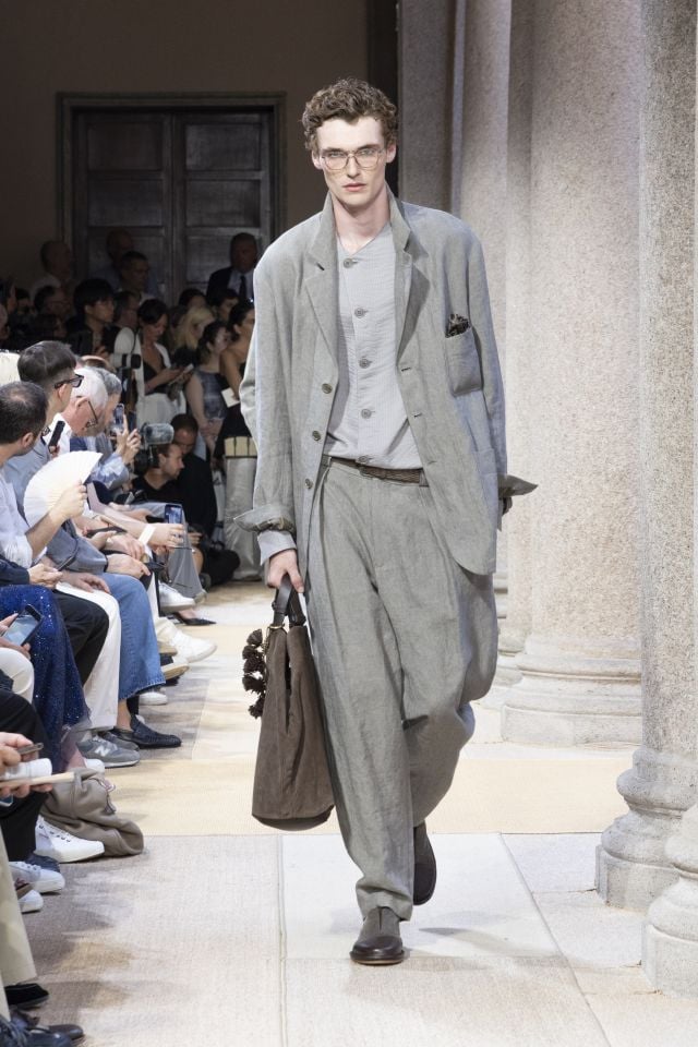 من مجموعة أزياء GIORGIO ARMANI ربيع/صيف 2027