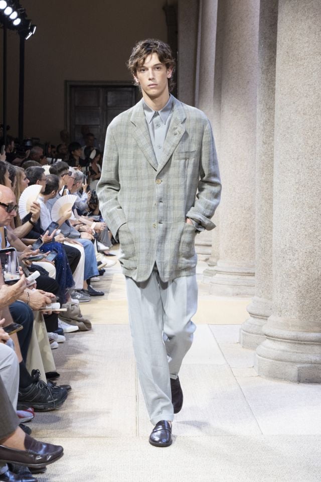 من مجموعة أزياء GIORGIO ARMANI ربيع/صيف 2027