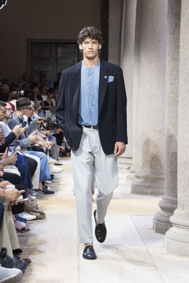 من مجموعة أزياء GIORGIO ARMANI ربيع/صيف 2027