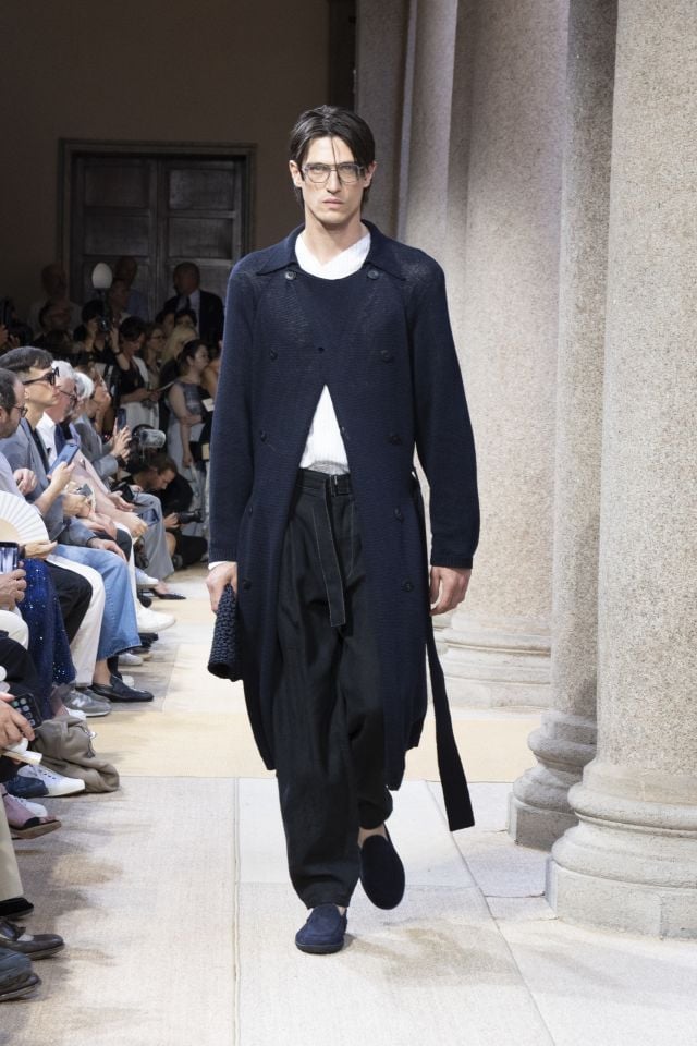 من مجموعة أزياء GIORGIO ARMANI ربيع/صيف 2027