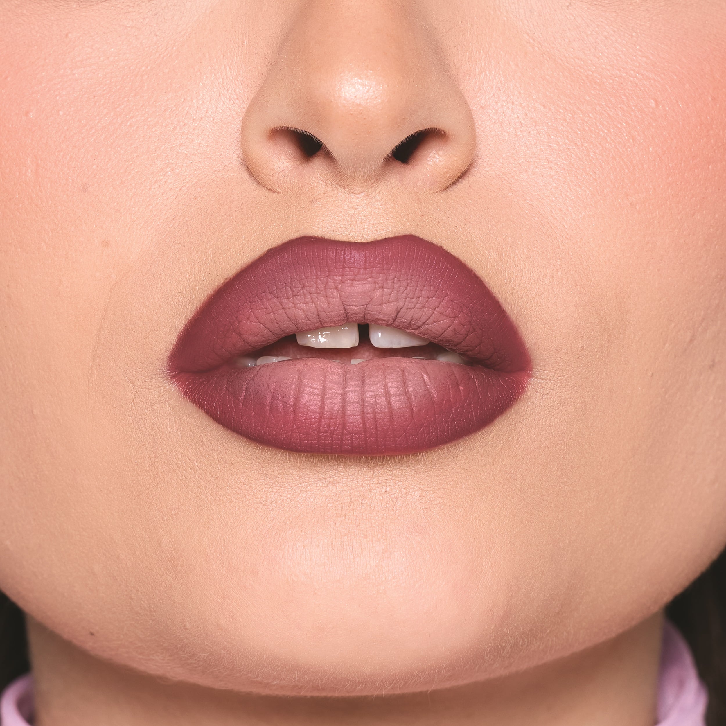 ثنائي Liquid Matte Mousse بدرجتَي Baby Pink وDeep Rose لإطلالة شفاه ناعمة ومتألقة