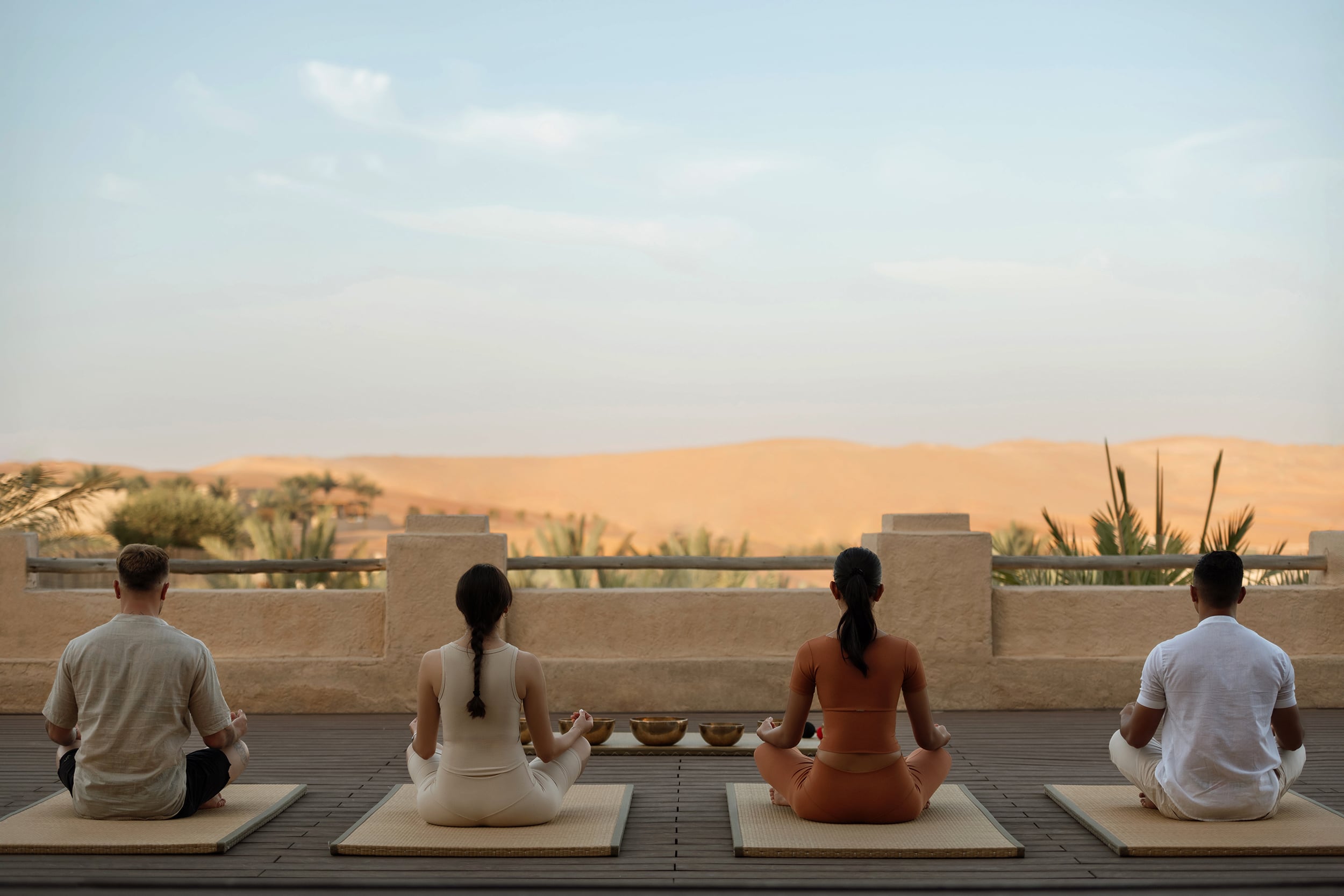 مساحة استرخاء وتمارين يوغا في قلب الصحراء داخل قصر السراب مساحة استرخاء وتمارين يوغا في قلب الصحراء داخل قصر السراب