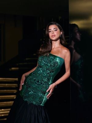 يارا السكري تخطف الأنظار بفستان أنيق من توقيع شهد الشارود
