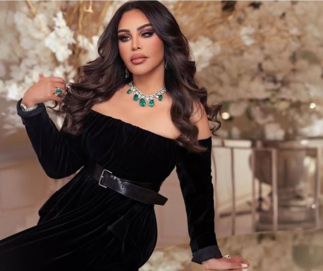 من وحي إطلالة أحلام الفاخرة: ابنتها تجمع بين الأنوثة والرقي
