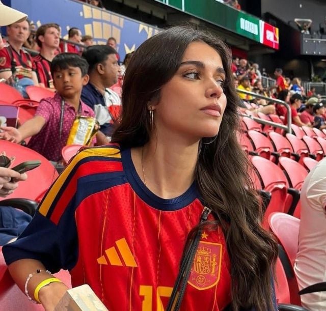لامين يامال وحبيبته إينيس غارسيا... قصة حب تخطف الأضواء في كأس العالم 2026