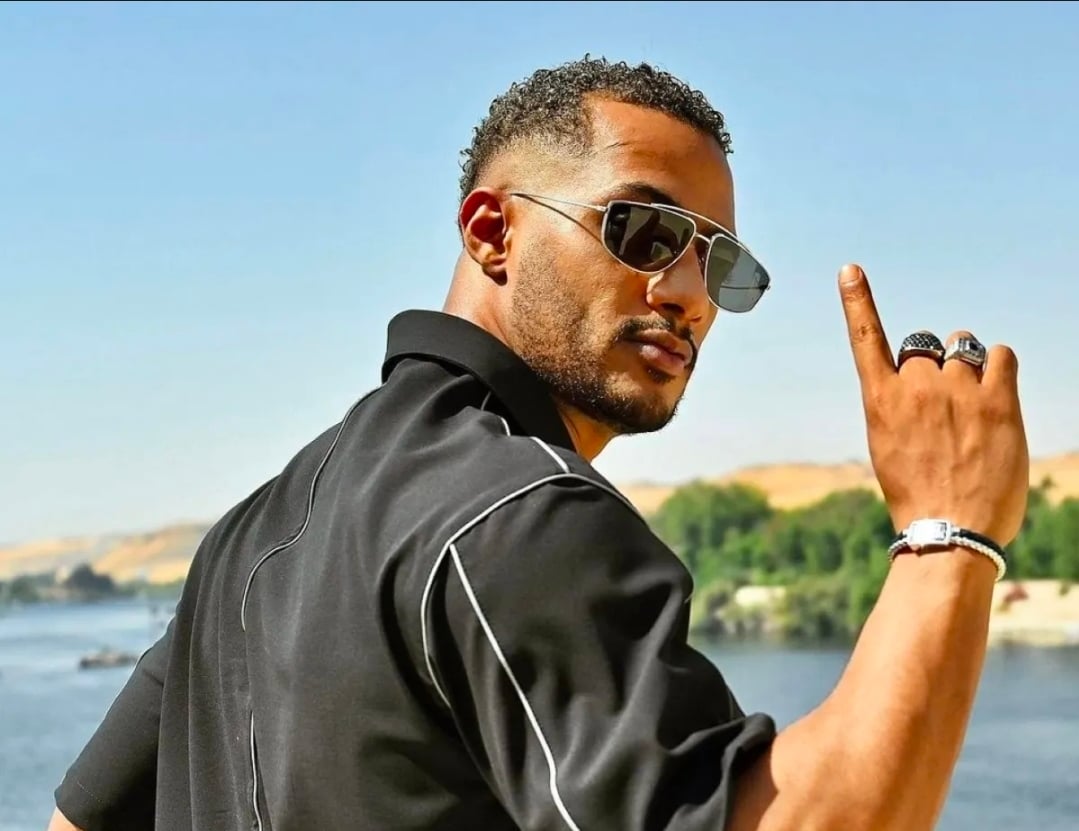 كاتب صحافي يهاجم صنّاع الدراما بعد اعتذار مؤلفَين عن مسلسل محمد رمضان