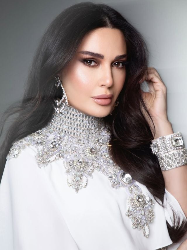 سيرين عبد النور بعينين محدّدتين بشكل قوي