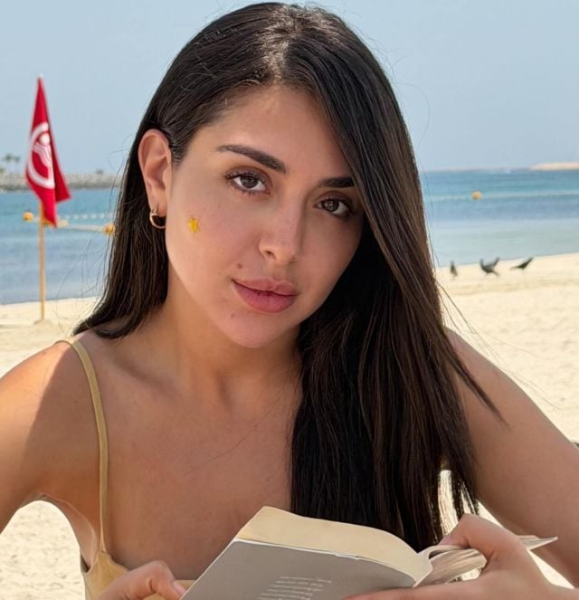 هيا مرعشلي باطلالة طبيعية 