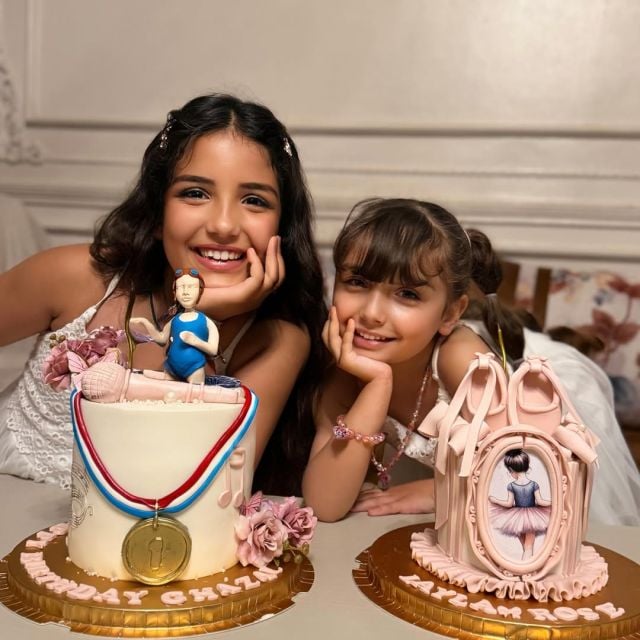 غزل وليلى روز في حفل عيد الميلاد