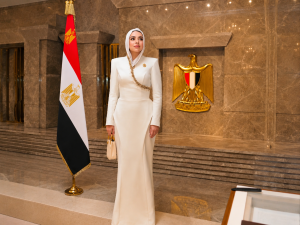 إطلالات آية السيسي... أناقة هادئة ولمسات كلاسيكية تخطف الأنظار 