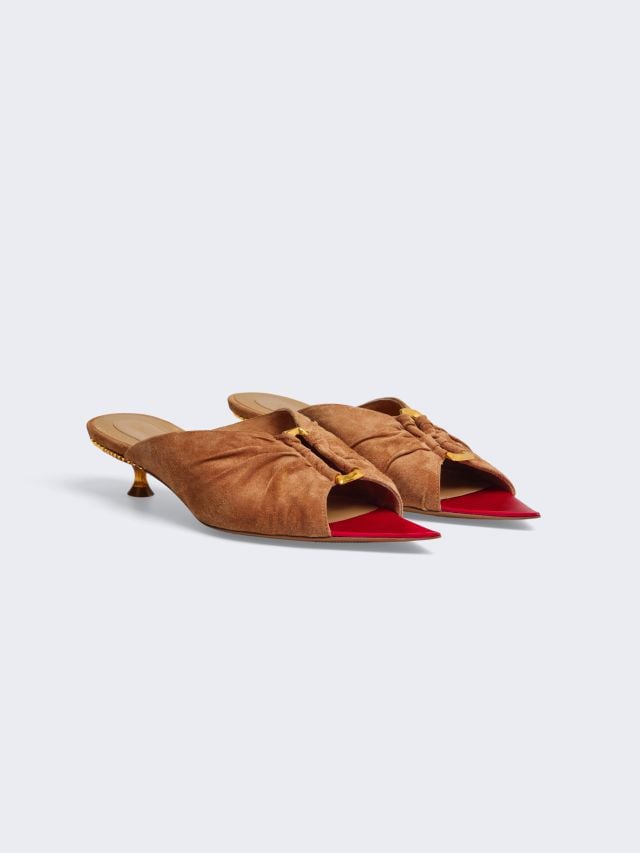 حذاء من Schiaparelli 