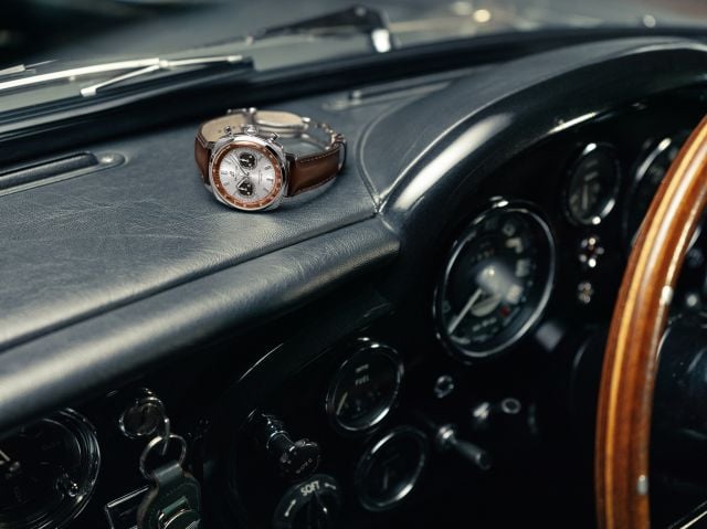 ساعة Top Time B01 Chronograph 41 Tribute to Aston Martin DB5 تجسّد روح السباقات والفخامة
