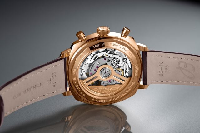 ساعة Breitling Top Time B01 Chronograph 41 Tribute to Aston Martin DB5 تجمع بين التصميم الرياضي والتراث العريق