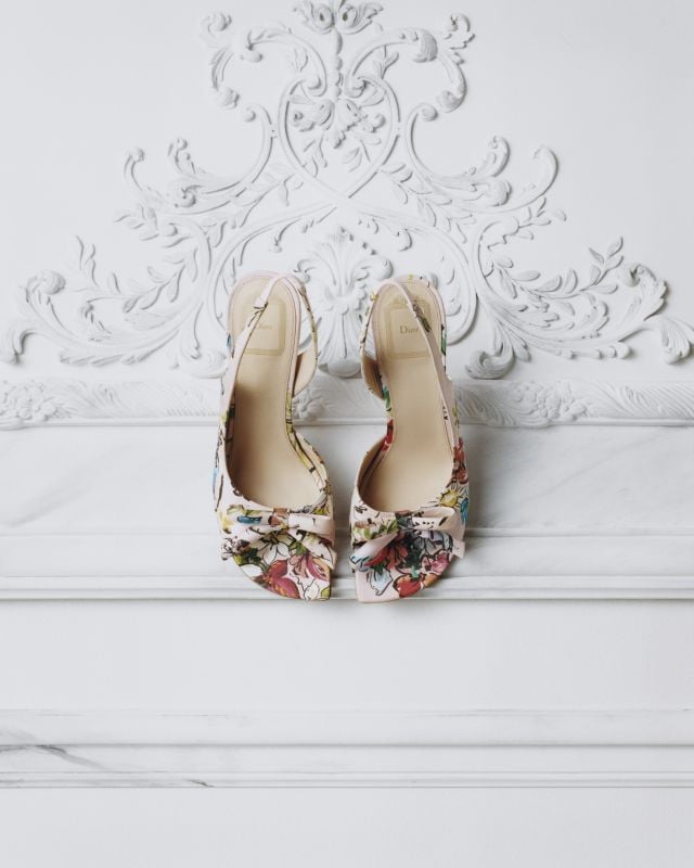 صندل Dioriviera Dior Bow من Dior - تصوير HEIKKI KASKI