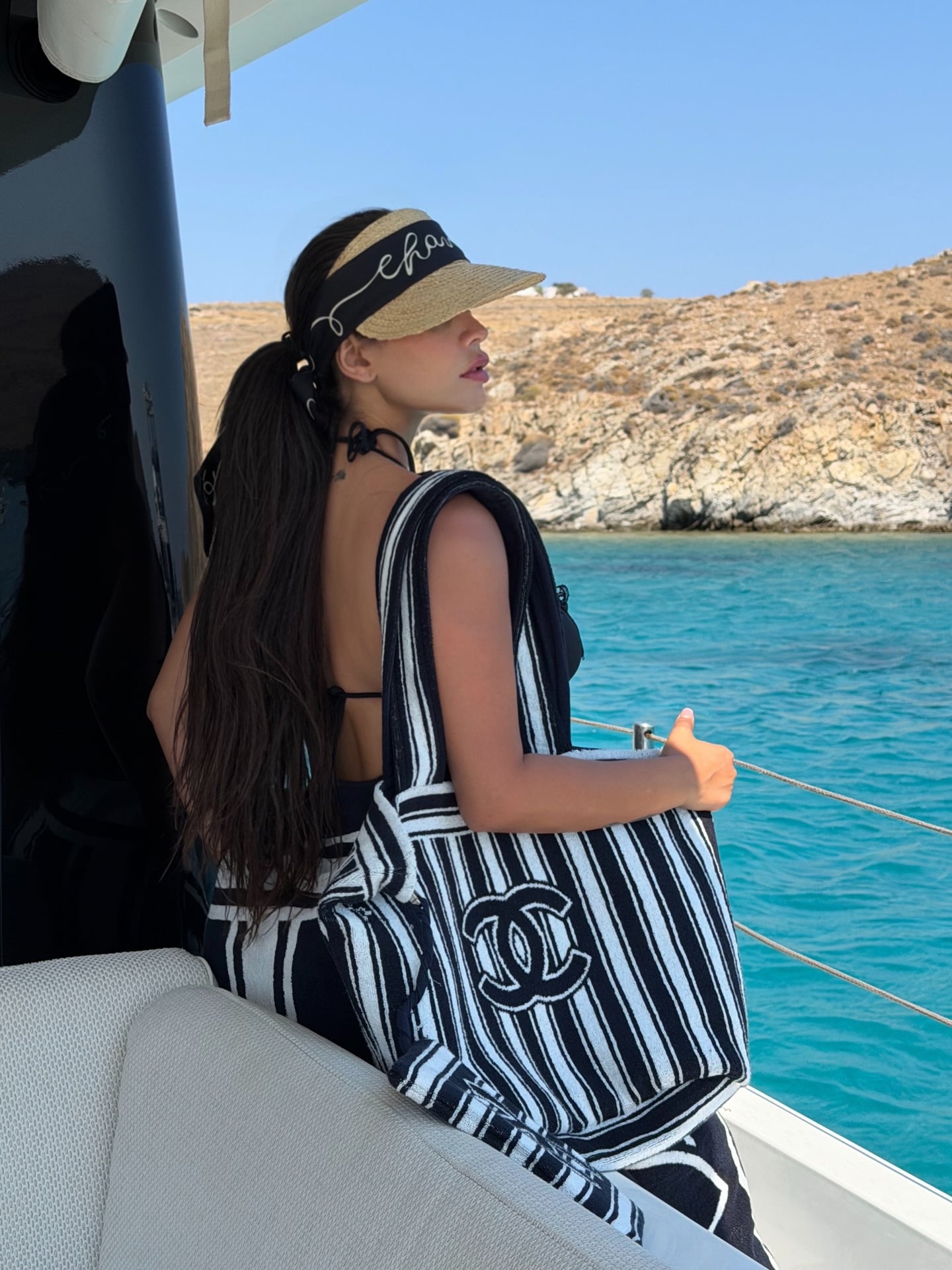 يومي بتوقيع شانيل يومي بتوقيع شانيل