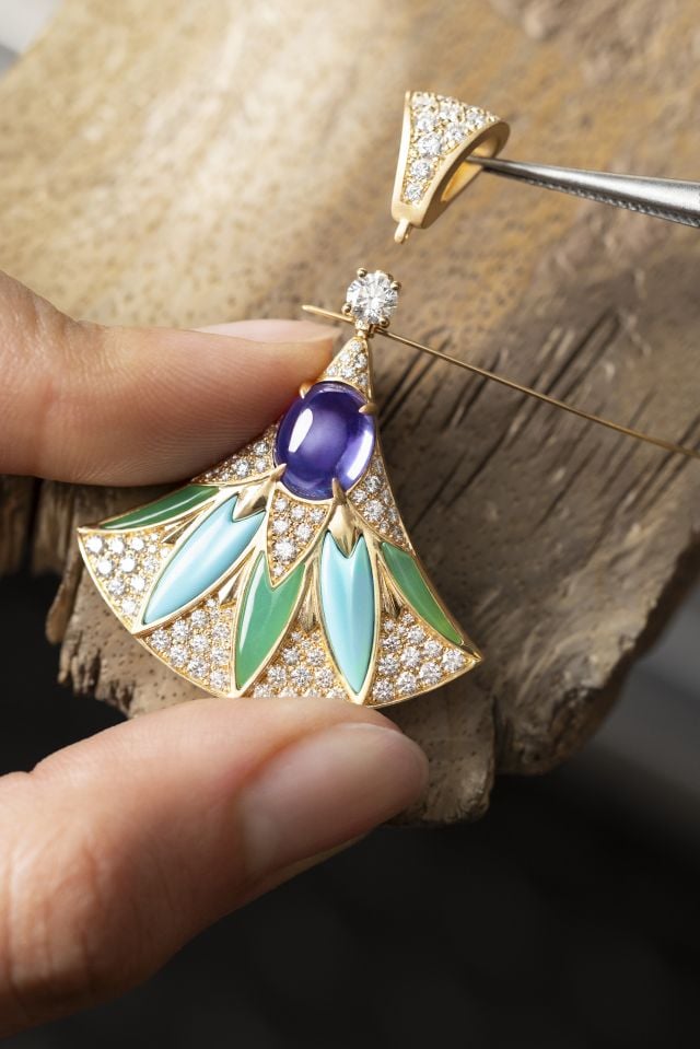 Bvlgari تحتفي بفن صناعة المجوهرات عبر تصاميم تجسّد الفخامة والابتكار