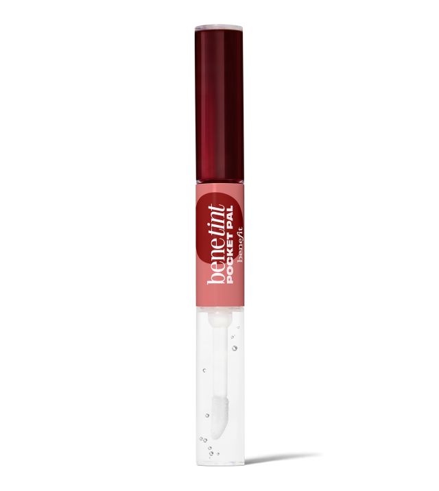 ocket Pal بلون الكرز الداكن من Benefit Cosmetics