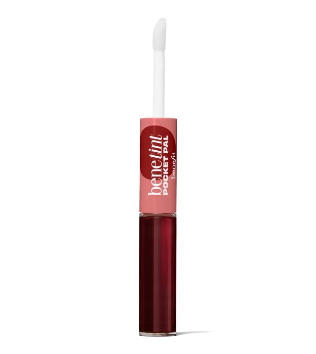 ocket Pal بلون الكرز الداكن من Benefit Cosmetics