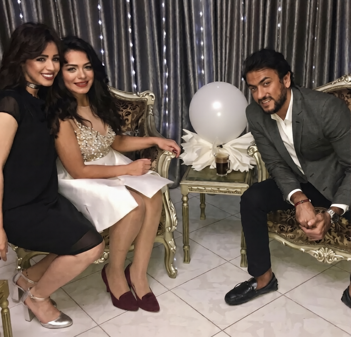 أحمد العوضي في خطوبته إلى رنا رشيدي