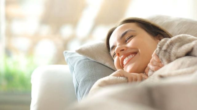 تفسير رؤية الضحك في المنام لابن سيرين 